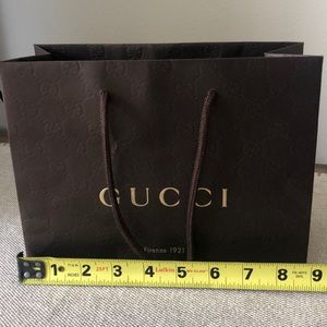Gucci shopping bag AUTHENTIC No wear or tears.
